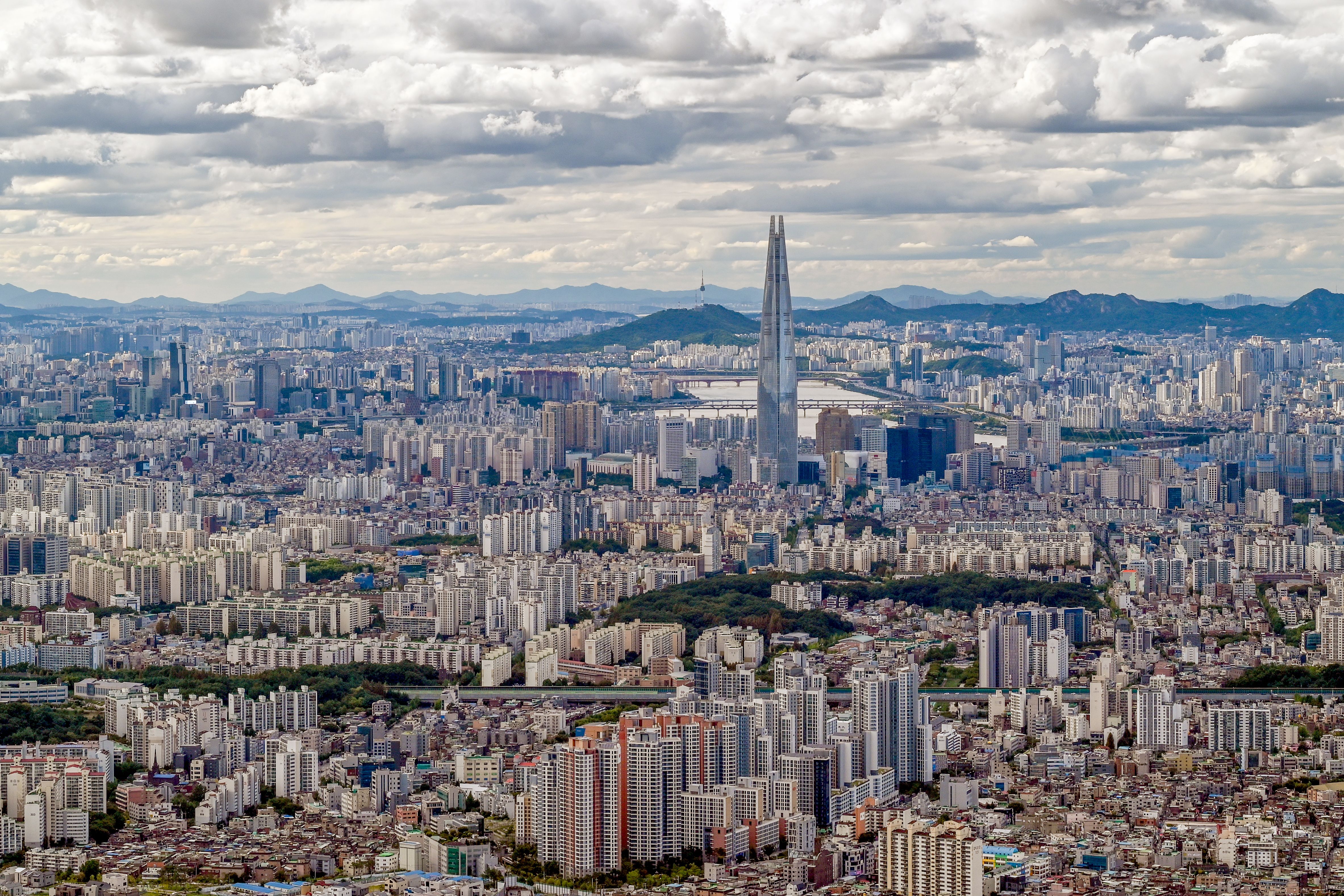 pexels-younyoun-park-597206212-28584231.jpg