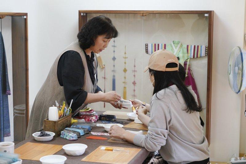 Seoul K-Beauty Atelier & Skin Discovery Journey – 3 Days view 1