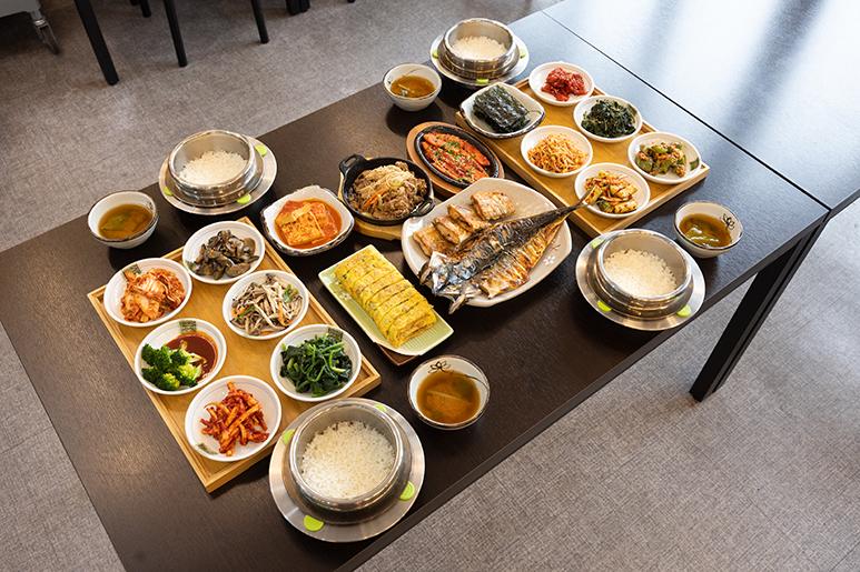 18:00 · Korean Dinner & Pre-Surgery Rest schedule
