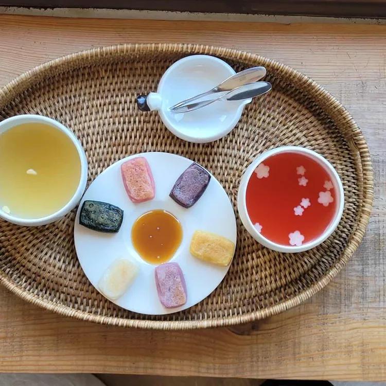 16:00 · Hwangnidan-gil Tea & Slow Lifestyle Experience schedule