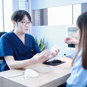 15:00 · Specialist Breast Augmentation Consultation schedule